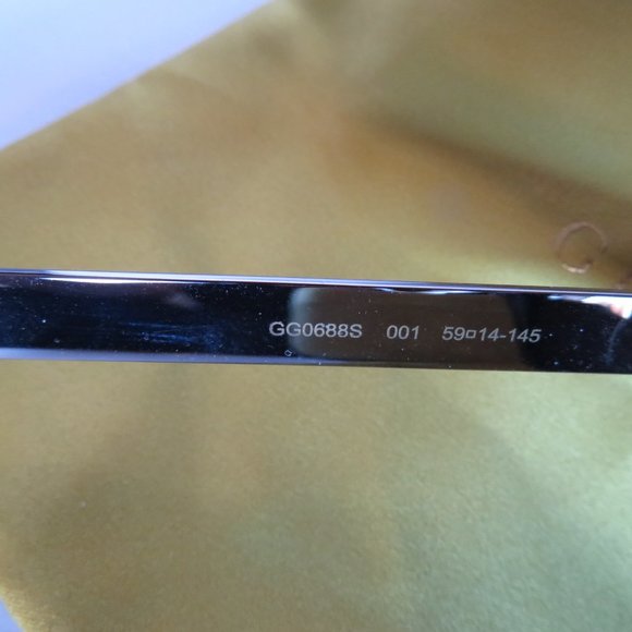 GUCCI BLACK GG0688s 001 AVIATOR LOGO SUNGLASSES + DUSTBAG & CASE - Picture 6 of 8